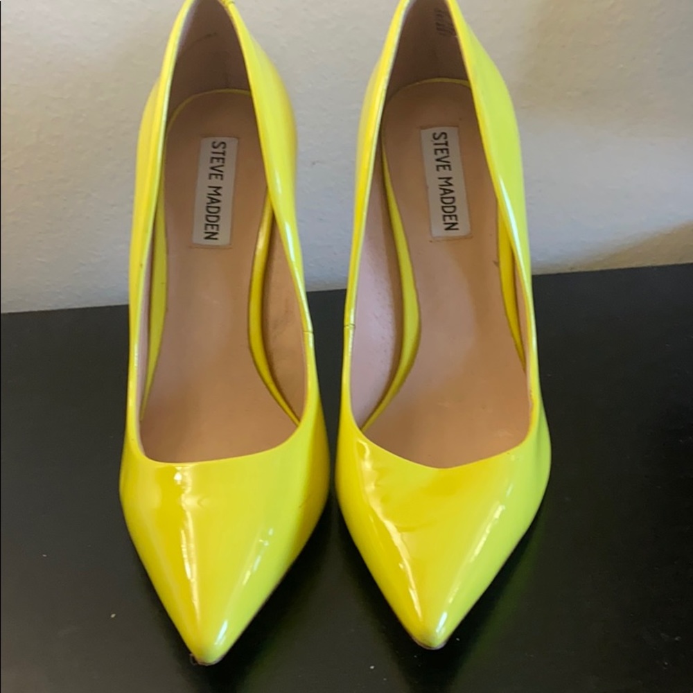 Steve Madden Yellow Pump
